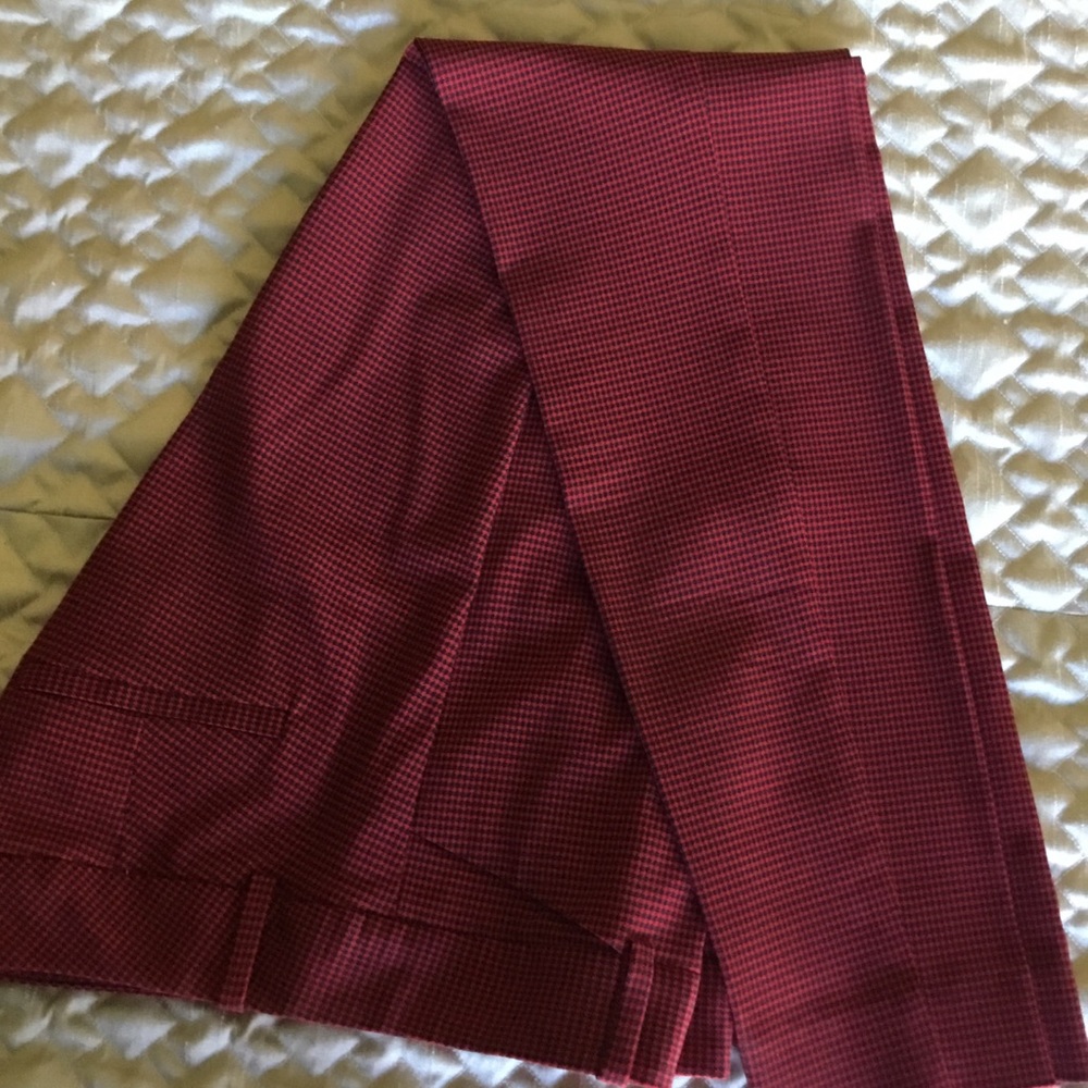 Worn 1X Red/Back Houndstooth Pants
